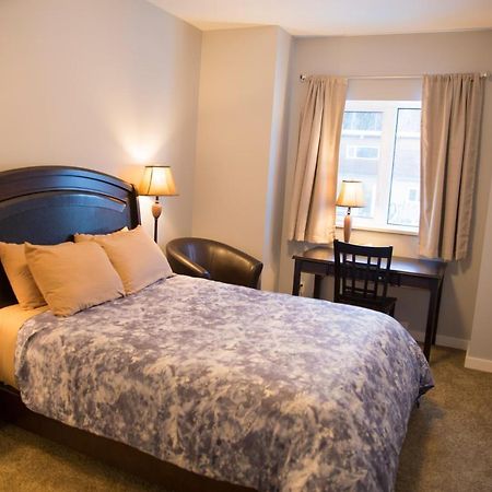 Downtown Whitehorse 4 bedrooms deluxe condo Buitenkant foto