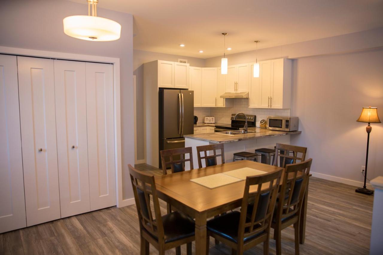 Downtown Whitehorse 4 bedrooms deluxe condo Buitenkant foto