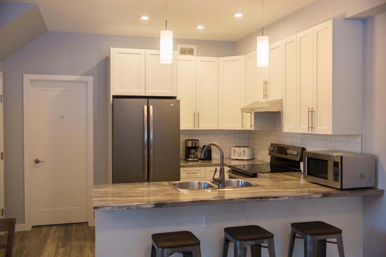 Downtown Whitehorse 4 bedrooms deluxe condo Buitenkant foto