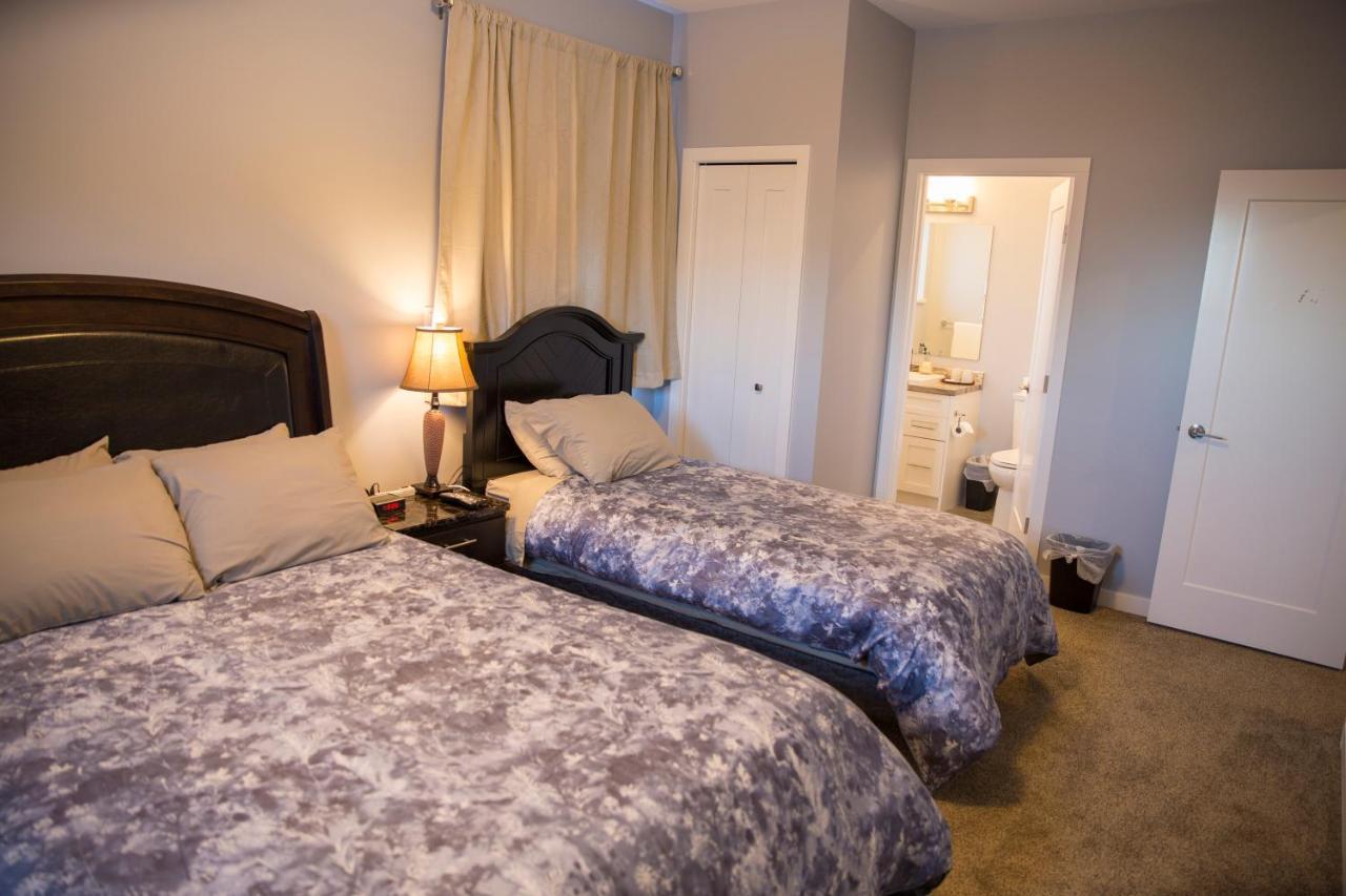 Downtown Whitehorse 4 bedrooms deluxe condo Buitenkant foto