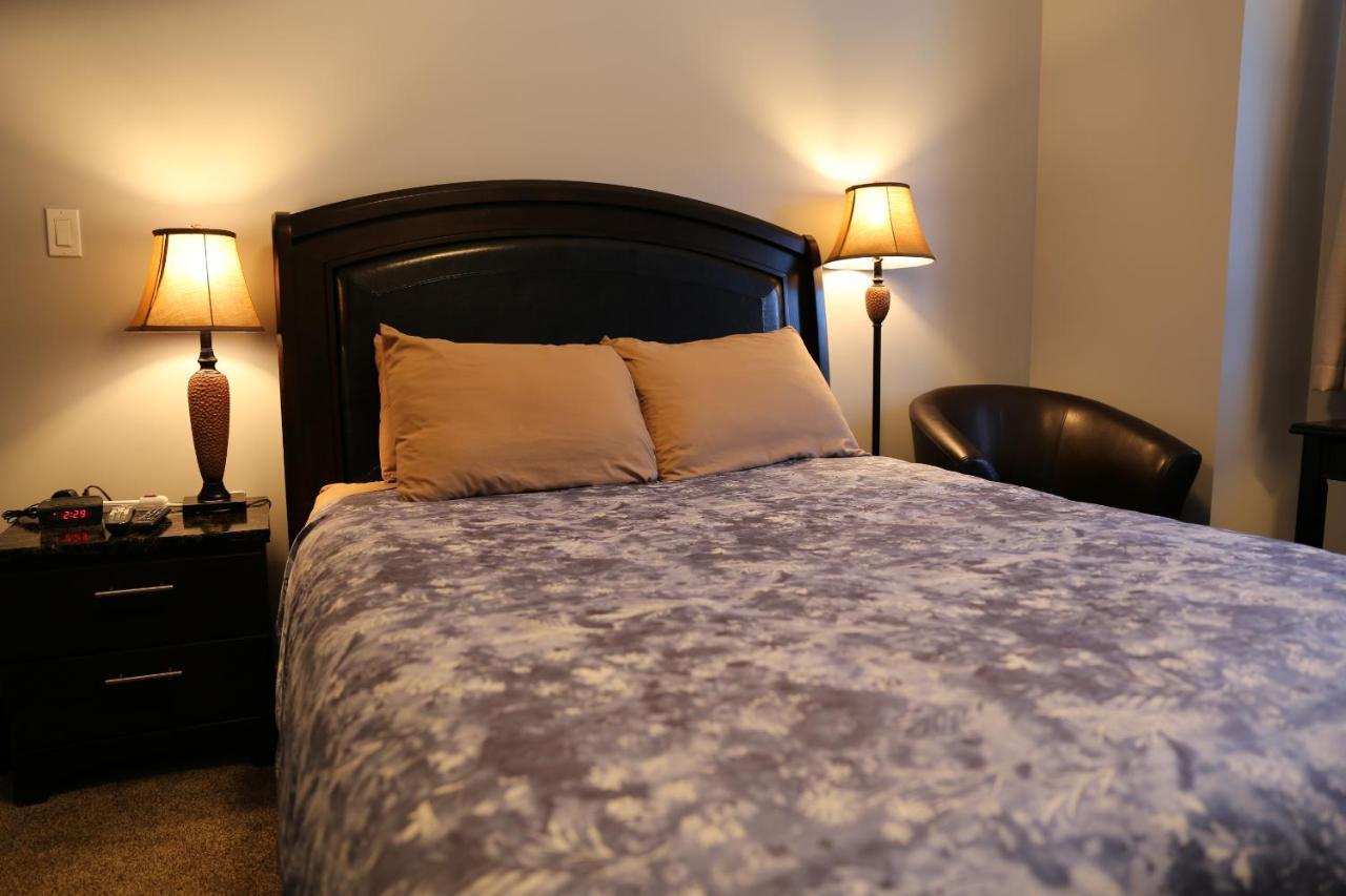 Downtown Whitehorse 4 bedrooms deluxe condo Buitenkant foto
